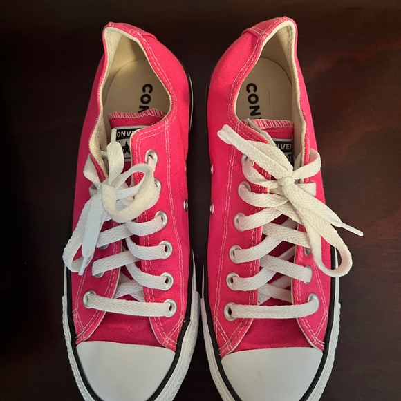 Converse Chuck Taylor low size 7 like new! - Picture 7 of 8